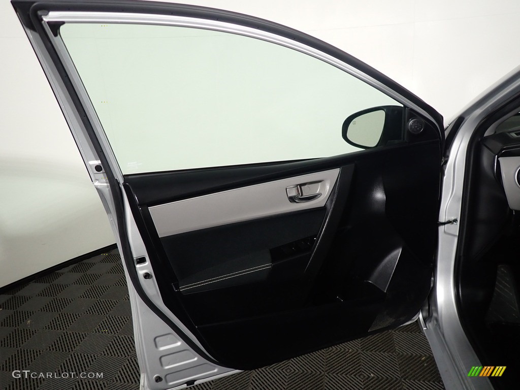 2017 Corolla LE - Classic Silver Metalic / Ash Gray photo #22