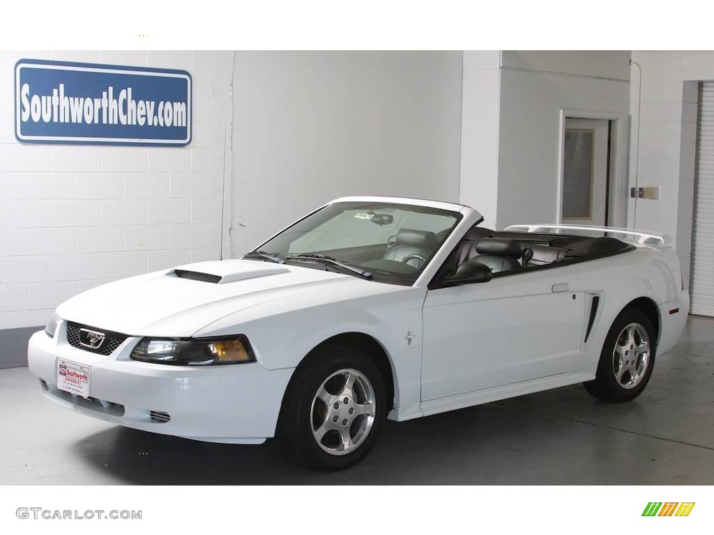 2003 Mustang V6 Convertible - Oxford White / Dark Charcoal photo #2