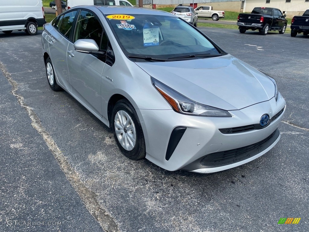 2019 Toyota Prius L Eco Exterior Photos