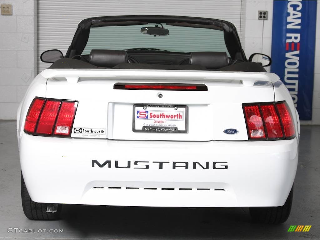2003 Mustang V6 Convertible - Oxford White / Dark Charcoal photo #6