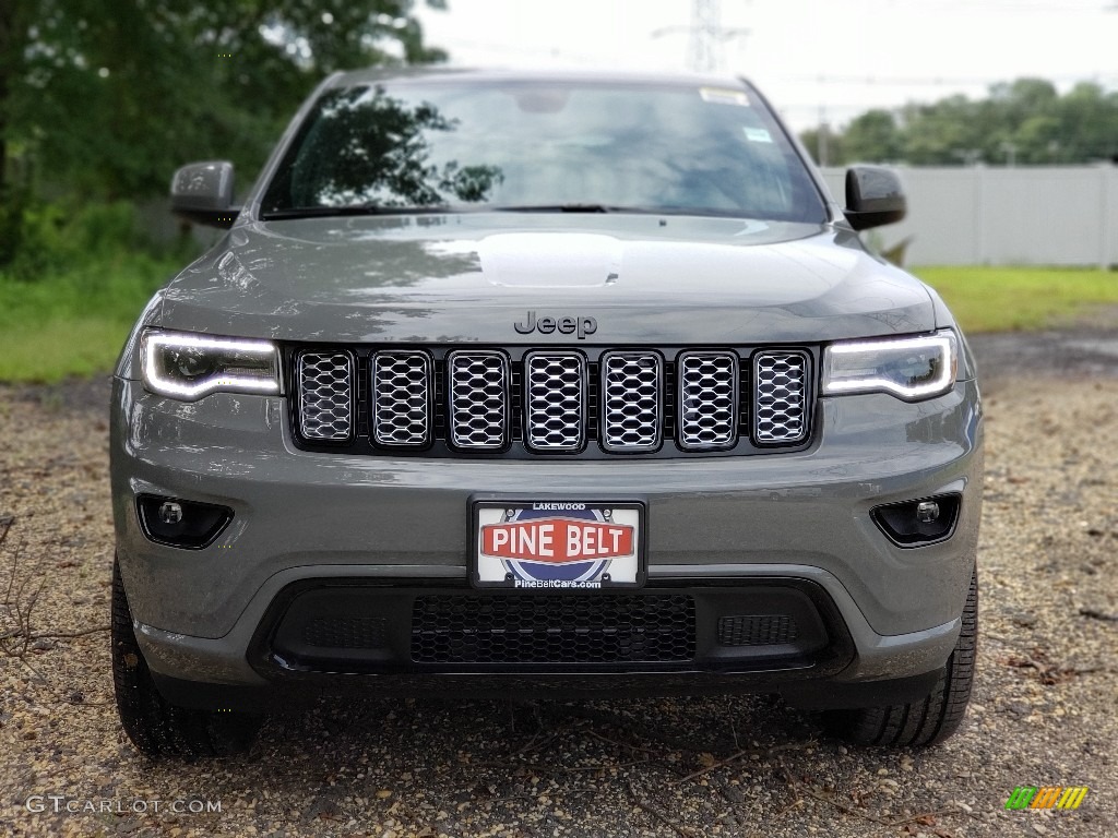 2020 Grand Cherokee Altitude 4x4 - Sting-Gray / Black photo #2