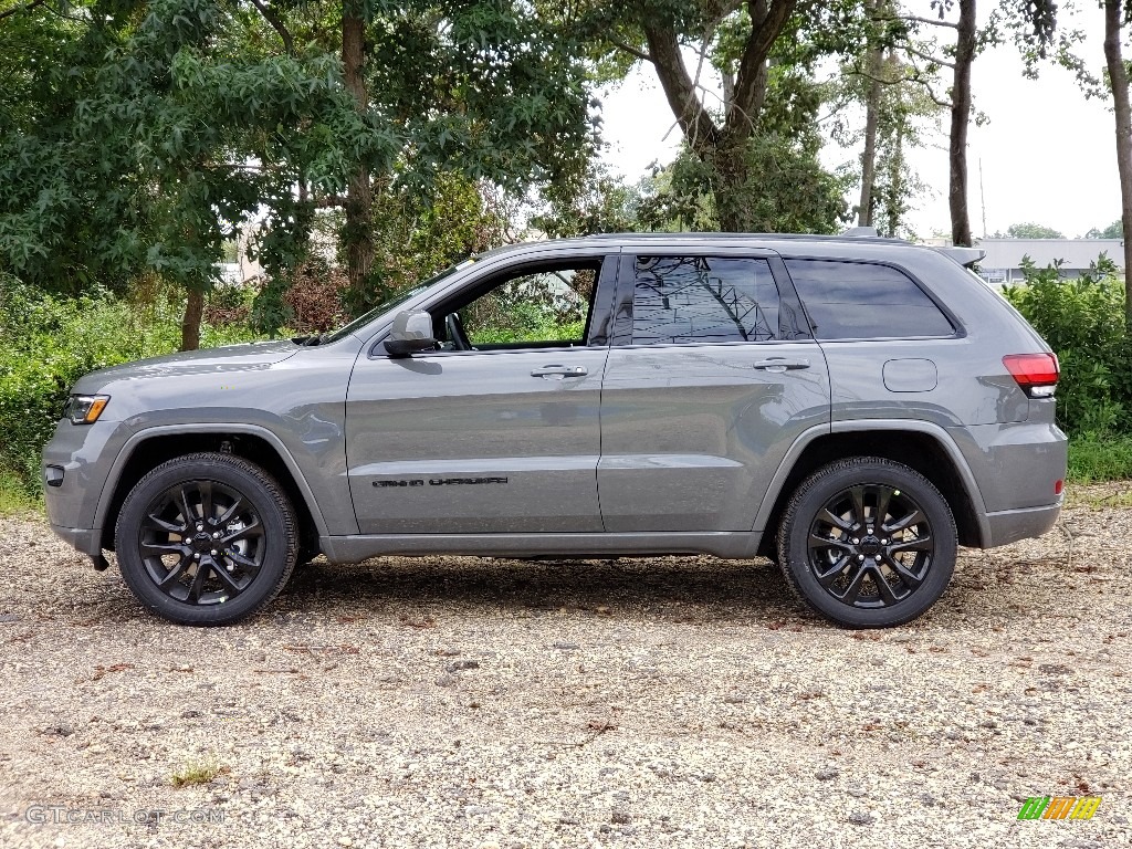 2020 Grand Cherokee Altitude 4x4 - Sting-Gray / Black photo #3