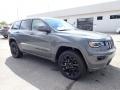 Sting-Gray - Grand Cherokee Altitude 4x4 Photo No. 3