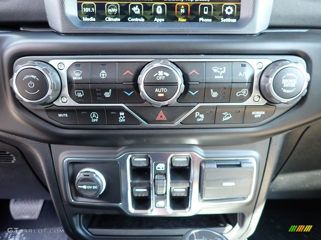 2020 Jeep Wrangler Unlimited Sahara 4x4 Controls Photo #139248085