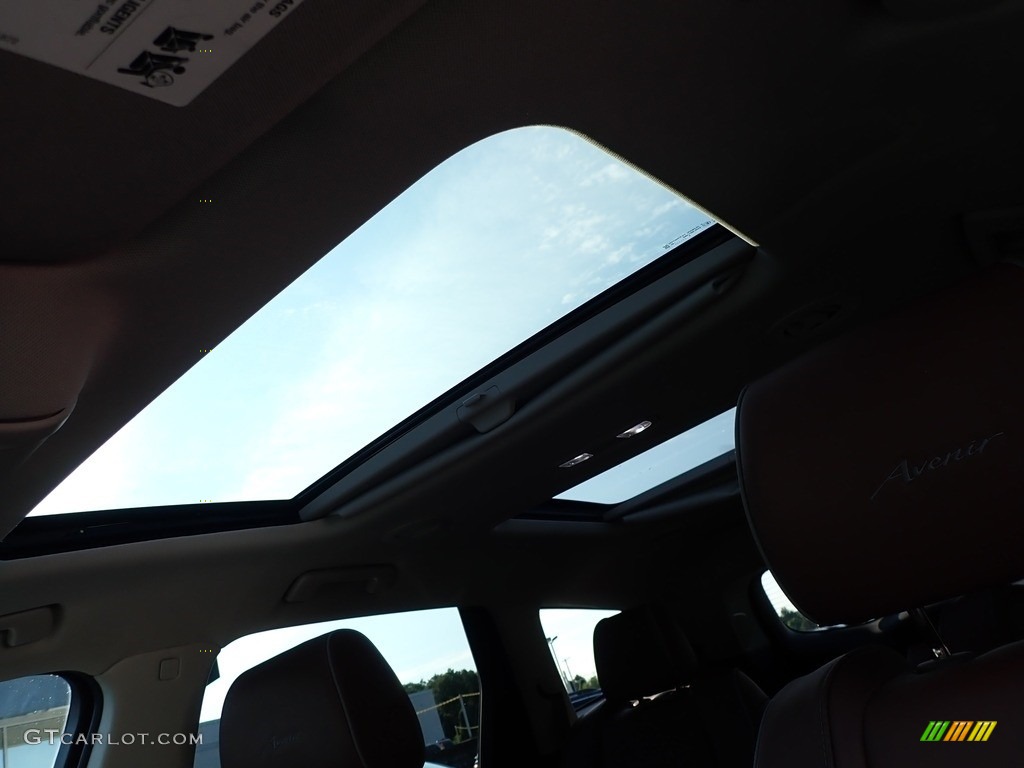 2020 Enclave Avenir AWD - White Frost Tricoat / Chestnut photo #17