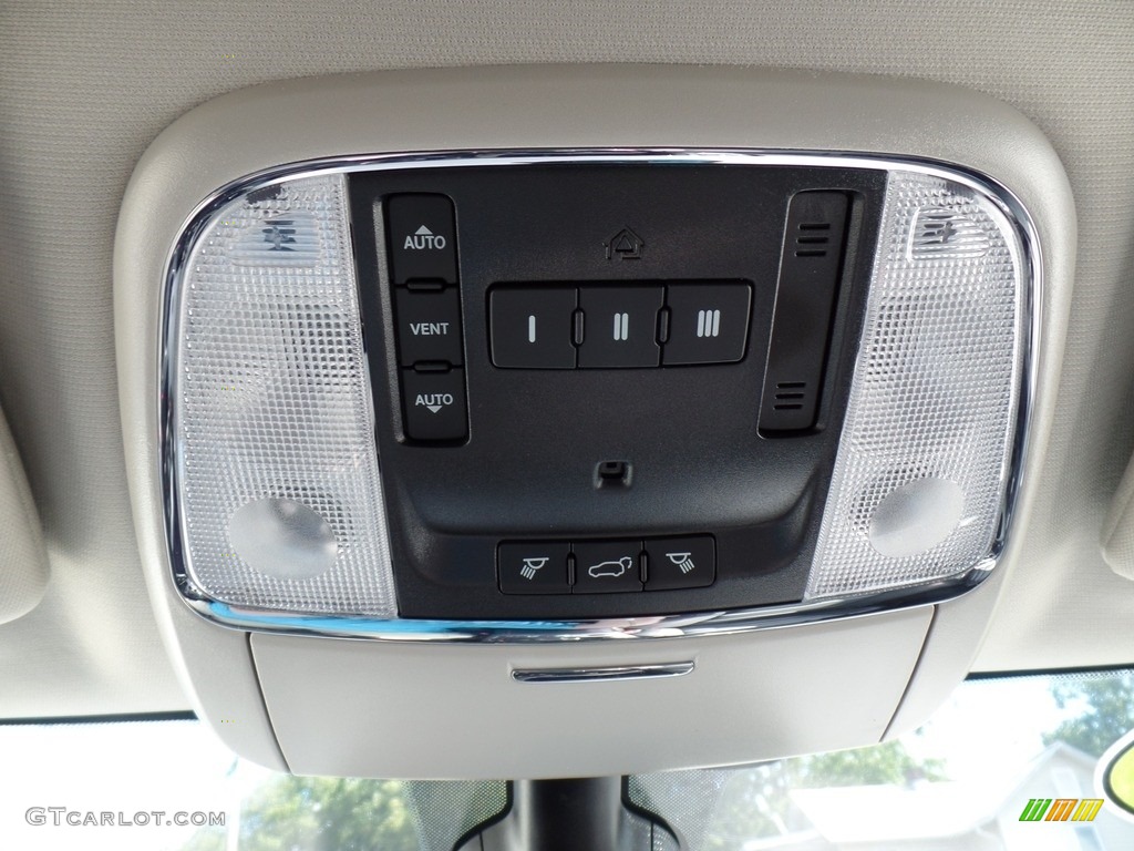 2018 Durango GT AWD - Vice White Tri-Coat Pearl / Black photo #36