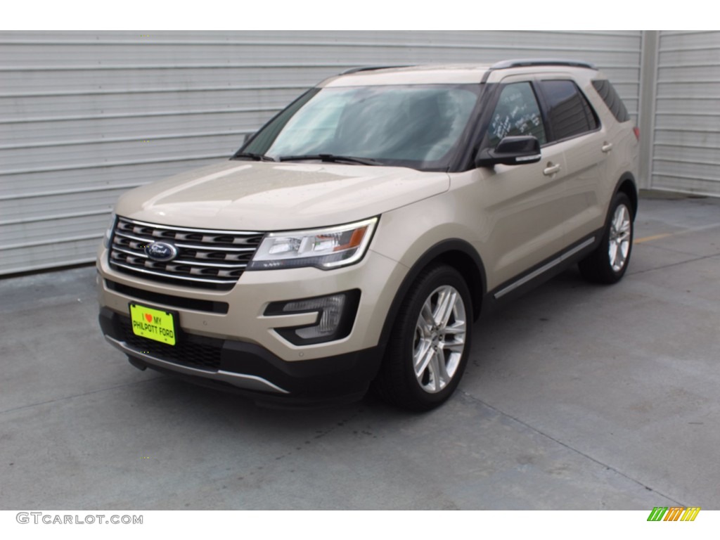 2017 Explorer XLT - White Gold / Ebony Black photo #4