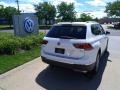 Pure White - Tiguan SEL 4MOTION Photo No. 2