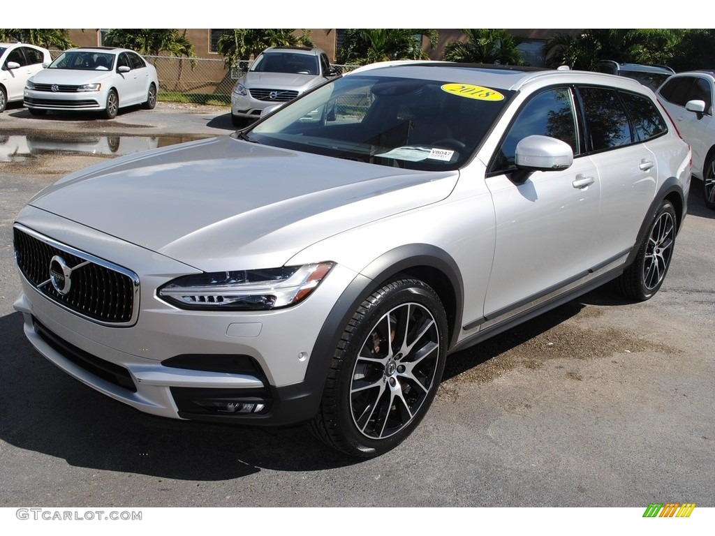 2018 Volvo V90 T6 AWD Exterior Photos