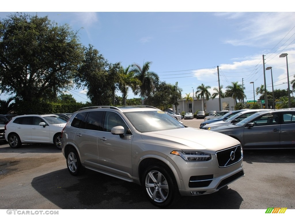 2018 XC90 T6 AWD Momentum - Luminous Sand Metallic / Charcoal photo #1