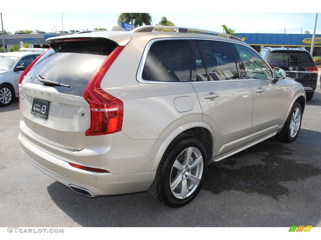 2018 XC90 T6 AWD Momentum - Luminous Sand Metallic / Charcoal photo #9