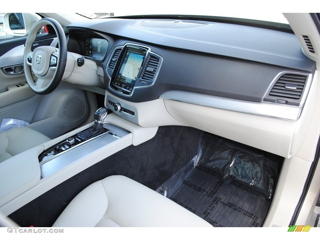 2018 XC90 T6 AWD Momentum - Luminous Sand Metallic / Charcoal photo #17