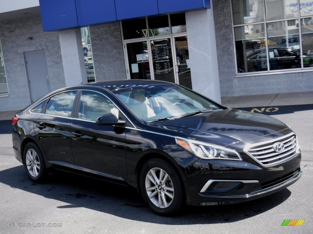 2017 Sonata SE - Phantom Black / Beige photo #1