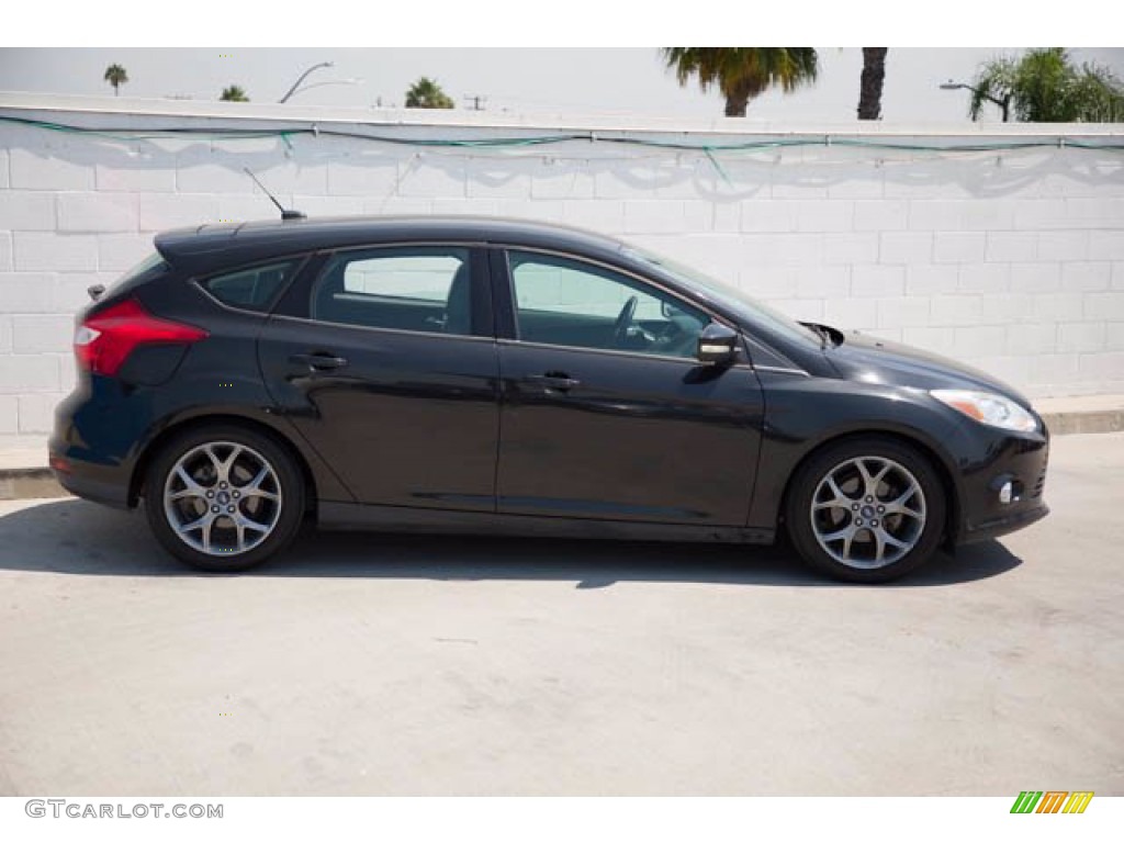 2013 Focus SE Hatchback - Tuxedo Black / Charcoal Black photo #12