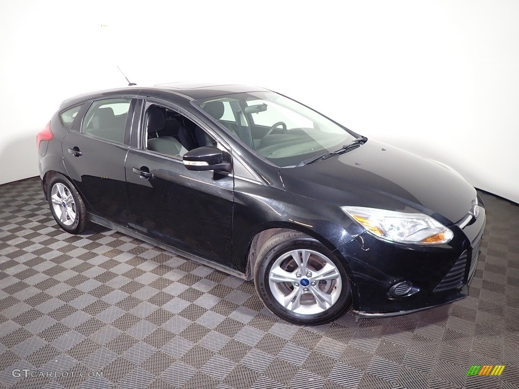 2014 Focus SE Hatchback - Tuxedo Black / Charcoal Black photo #2