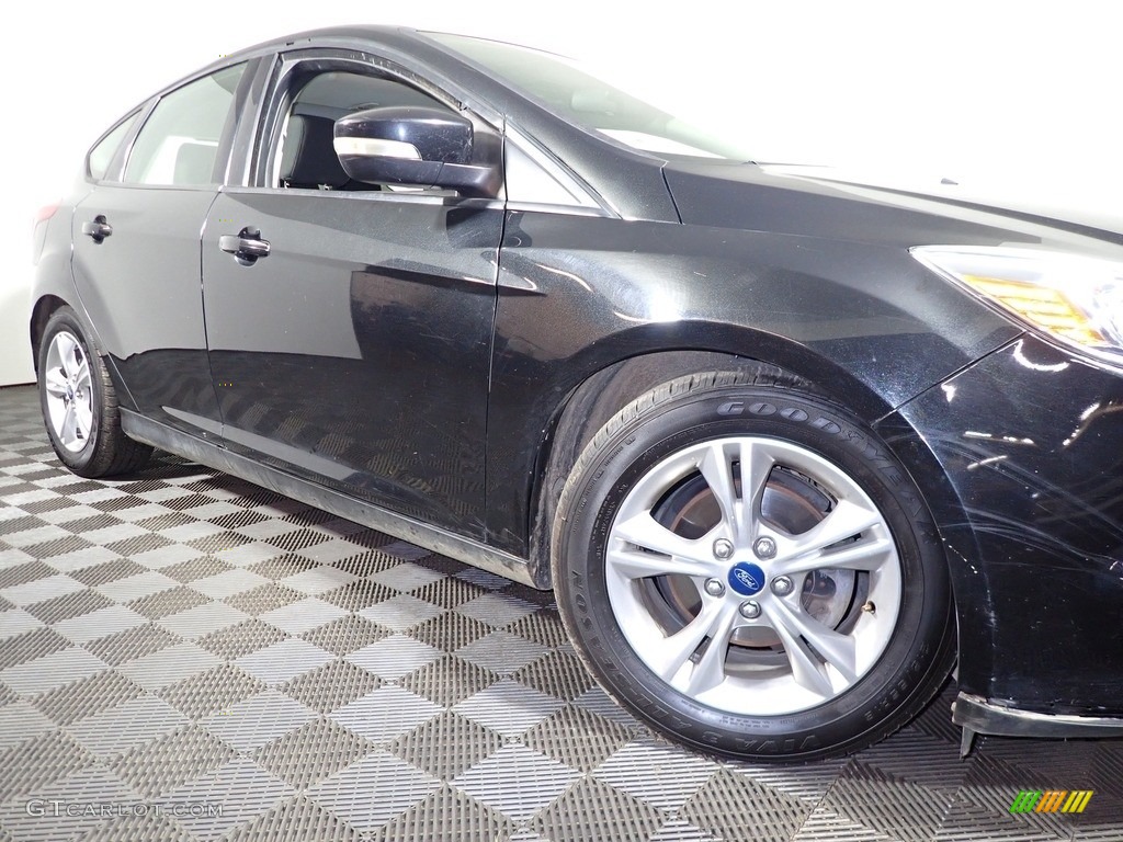2014 Focus SE Hatchback - Tuxedo Black / Charcoal Black photo #3