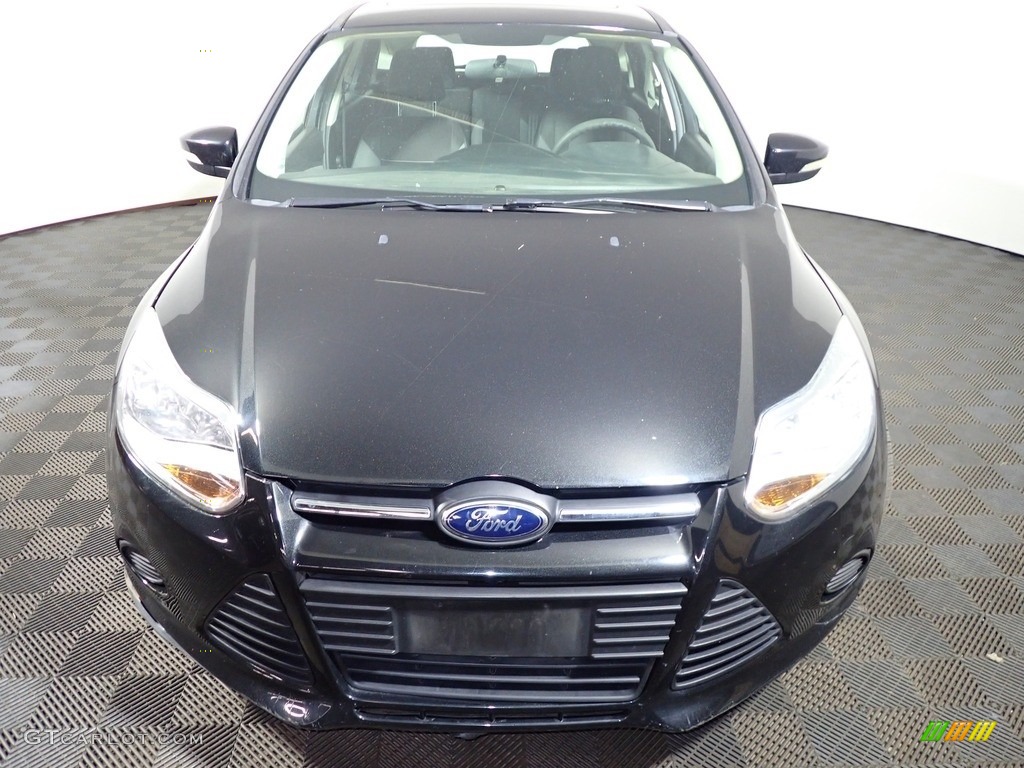 2014 Focus SE Hatchback - Tuxedo Black / Charcoal Black photo #4