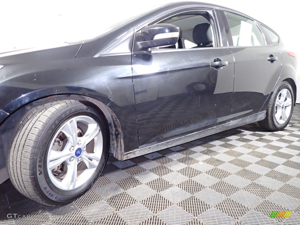 2014 Focus SE Hatchback - Tuxedo Black / Charcoal Black photo #8