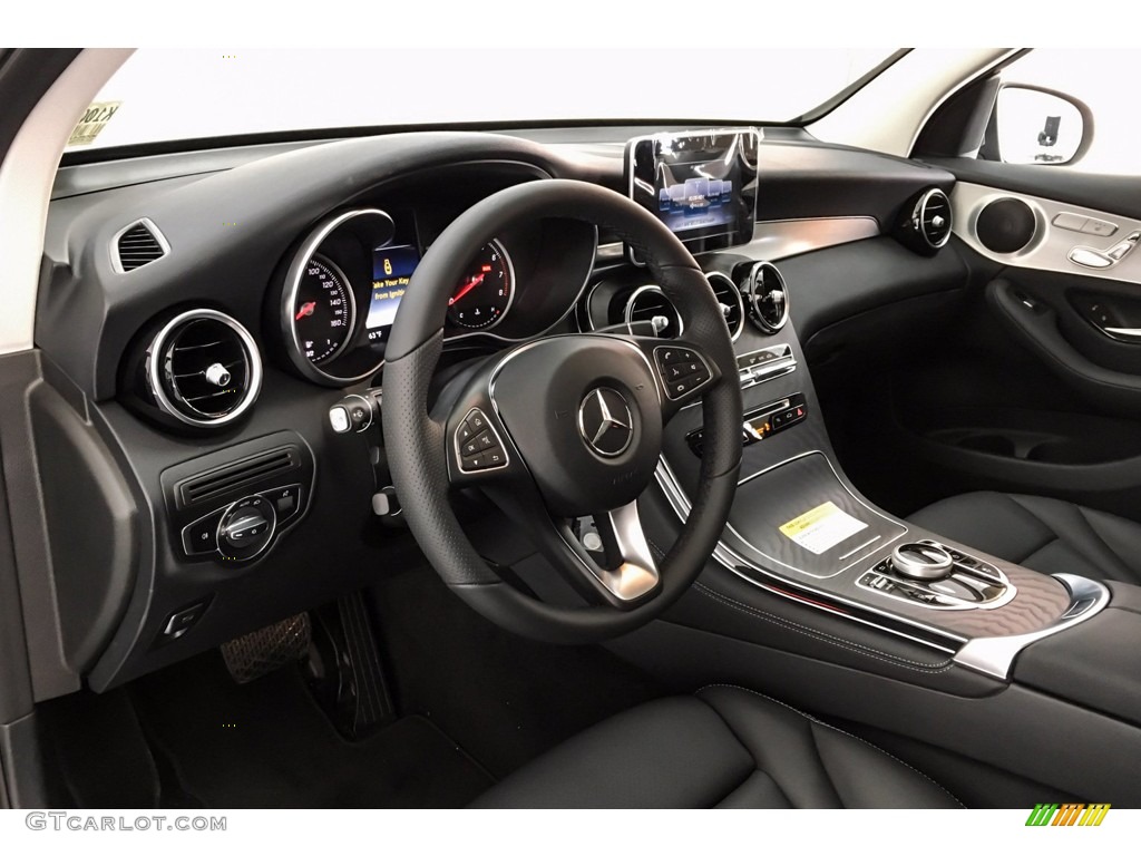 2019 GLC 300 - Selenite Grey Metallic / Black photo #4
