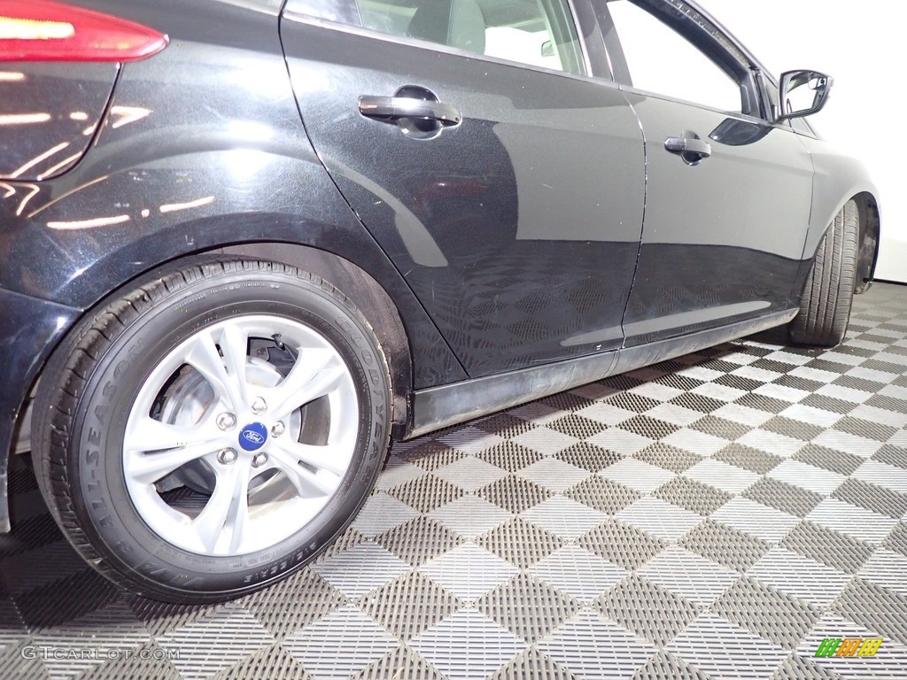 2014 Focus SE Hatchback - Tuxedo Black / Charcoal Black photo #16