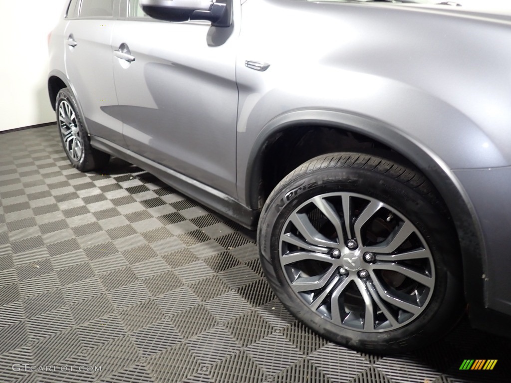 2017 Mitsubishi Outlander Sport ES Wheel Photos