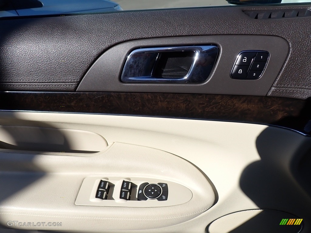 2017 Lincoln MKT Elite AWD Light Dune Door Panel Photo #139281268