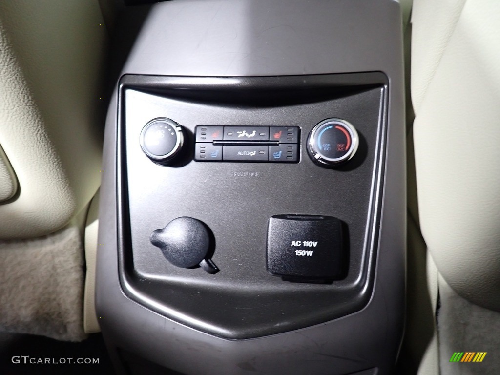 2017 Lincoln MKT Elite AWD Controls Photos