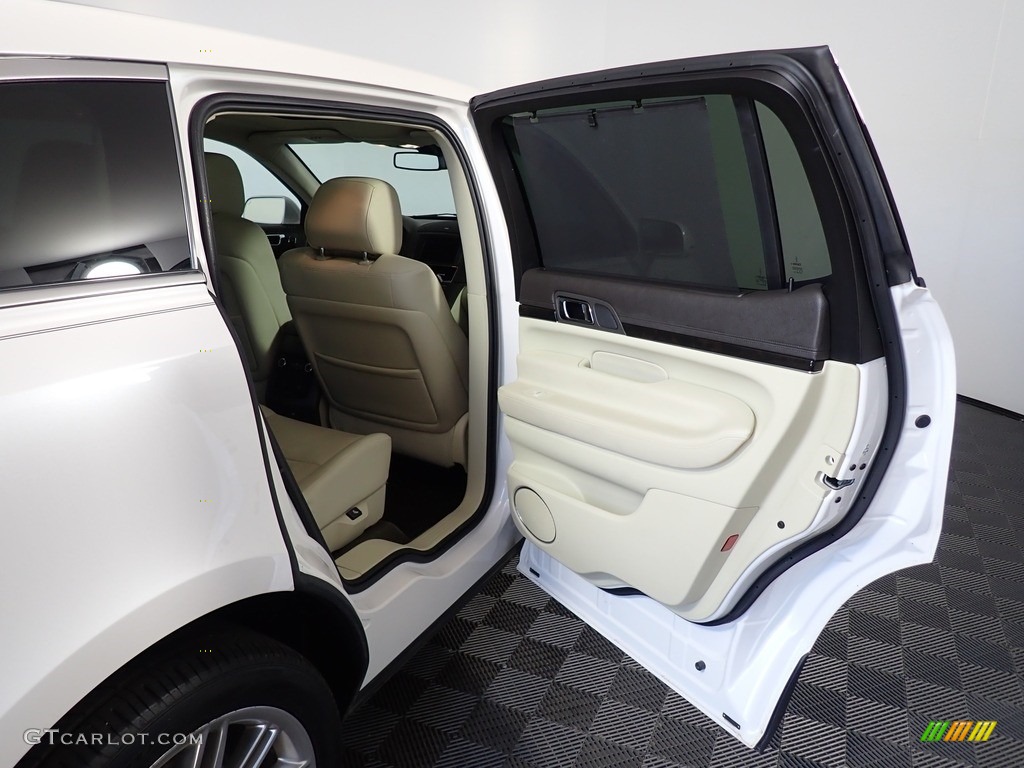 2017 Lincoln MKT Elite AWD Light Dune Door Panel Photo #139281558