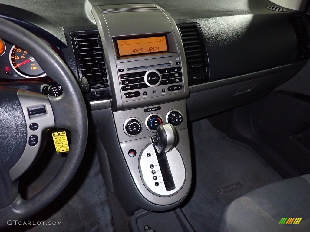 2009 Sentra 2.0 SR - Brilliant Silver / Charcoal photo #30