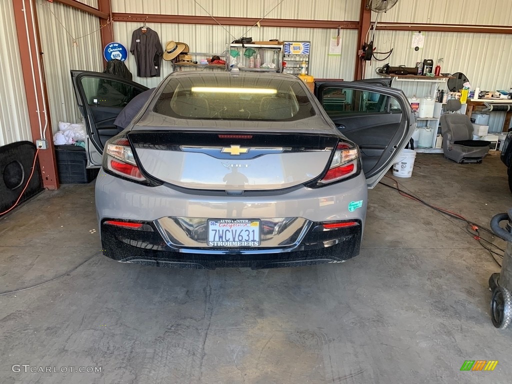 2017 Volt LT - Pepperdust Metallic / Jet Black/Jet Black photo #4