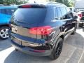Deep Black Metallic - Tiguan SE 4Motion Photo No. 3