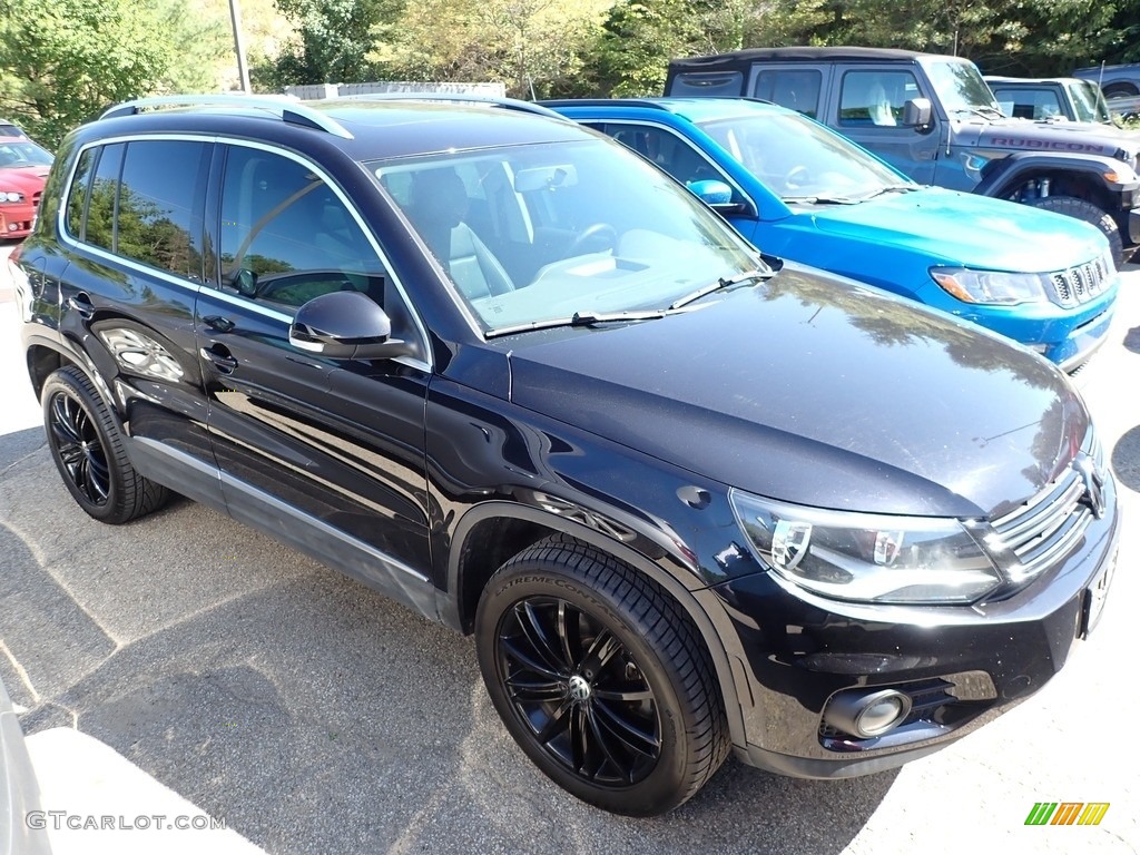 2014 Tiguan SE 4Motion - Deep Black Metallic / Black photo #4