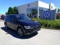 Front 3/4 View of 2020 Tiguan SEL 4MOTION