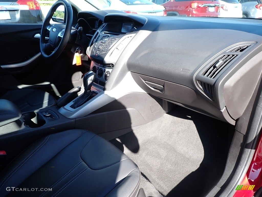 2014 Focus SE Hatchback - Ruby Red / Charcoal Black photo #6