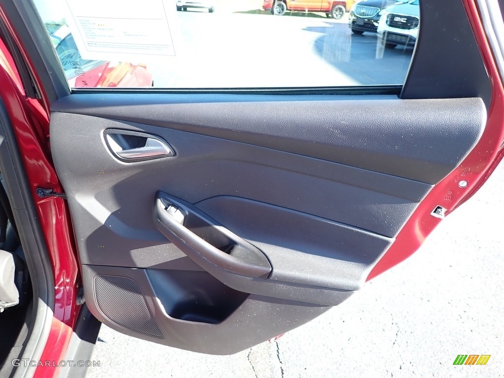 2014 Focus SE Hatchback - Ruby Red / Charcoal Black photo #8