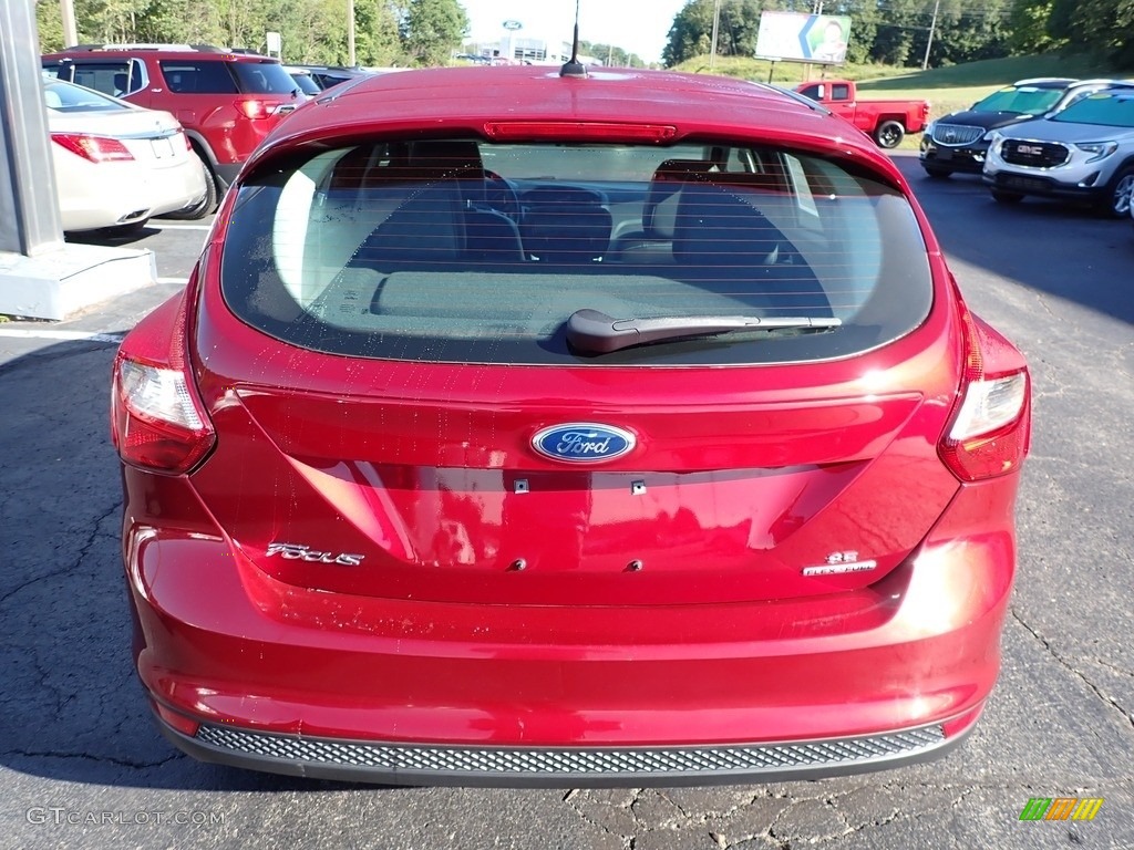 2014 Focus SE Hatchback - Ruby Red / Charcoal Black photo #10