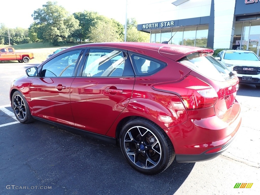 2014 Focus SE Hatchback - Ruby Red / Charcoal Black photo #12
