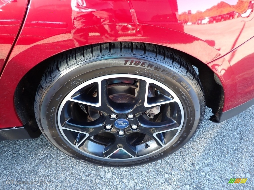 2014 Focus SE Hatchback - Ruby Red / Charcoal Black photo #14