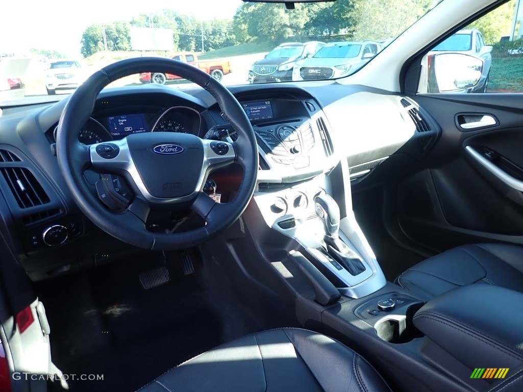 2014 Focus SE Hatchback - Ruby Red / Charcoal Black photo #19