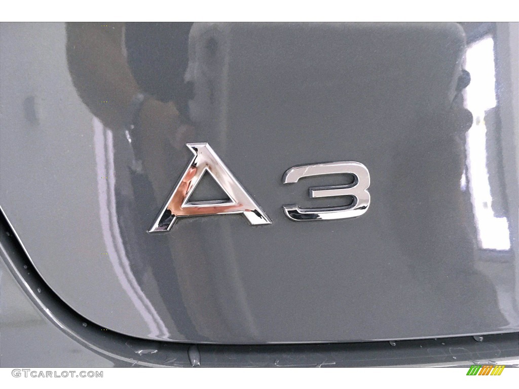 2017 Audi A3 2.0 Premium Marks and Logos Photos