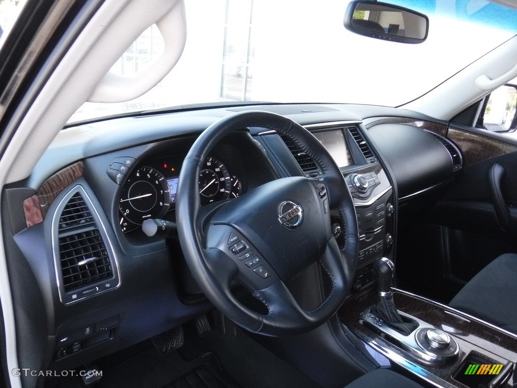 2017 Nissan Armada SL 4x4 Dashboard Photos