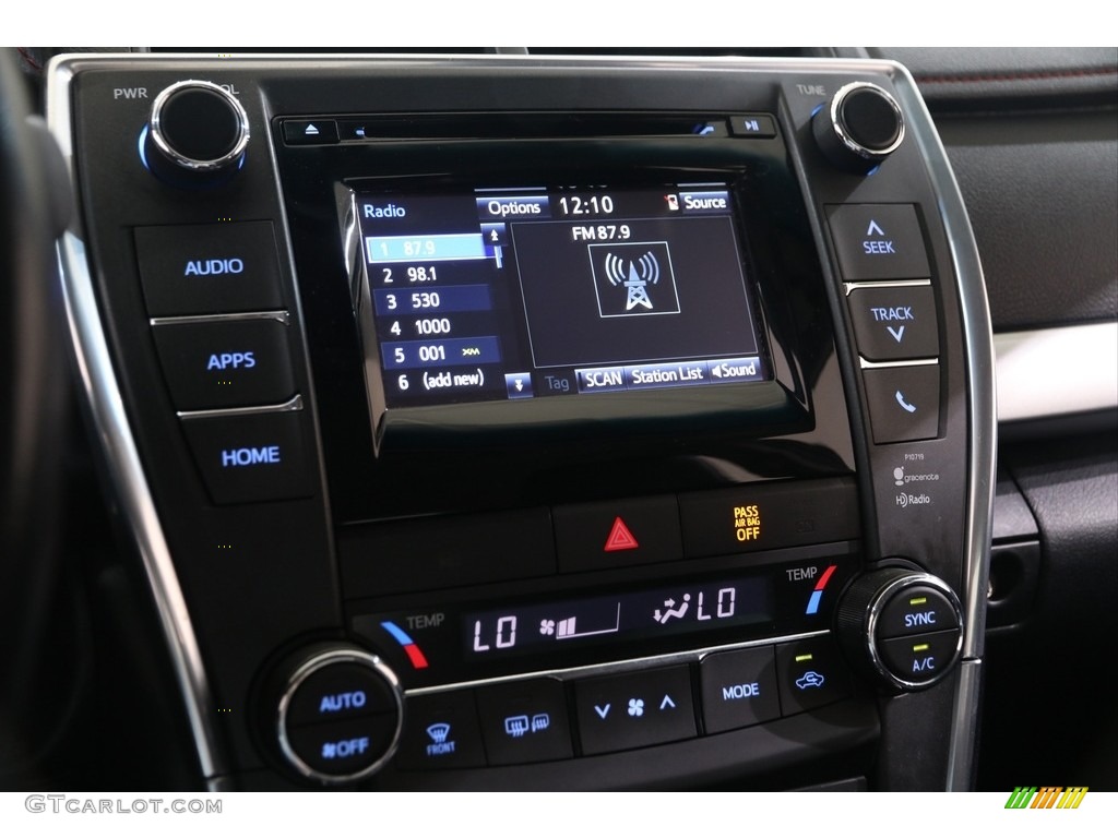 2015 Toyota Camry XSE Audio System Photos
