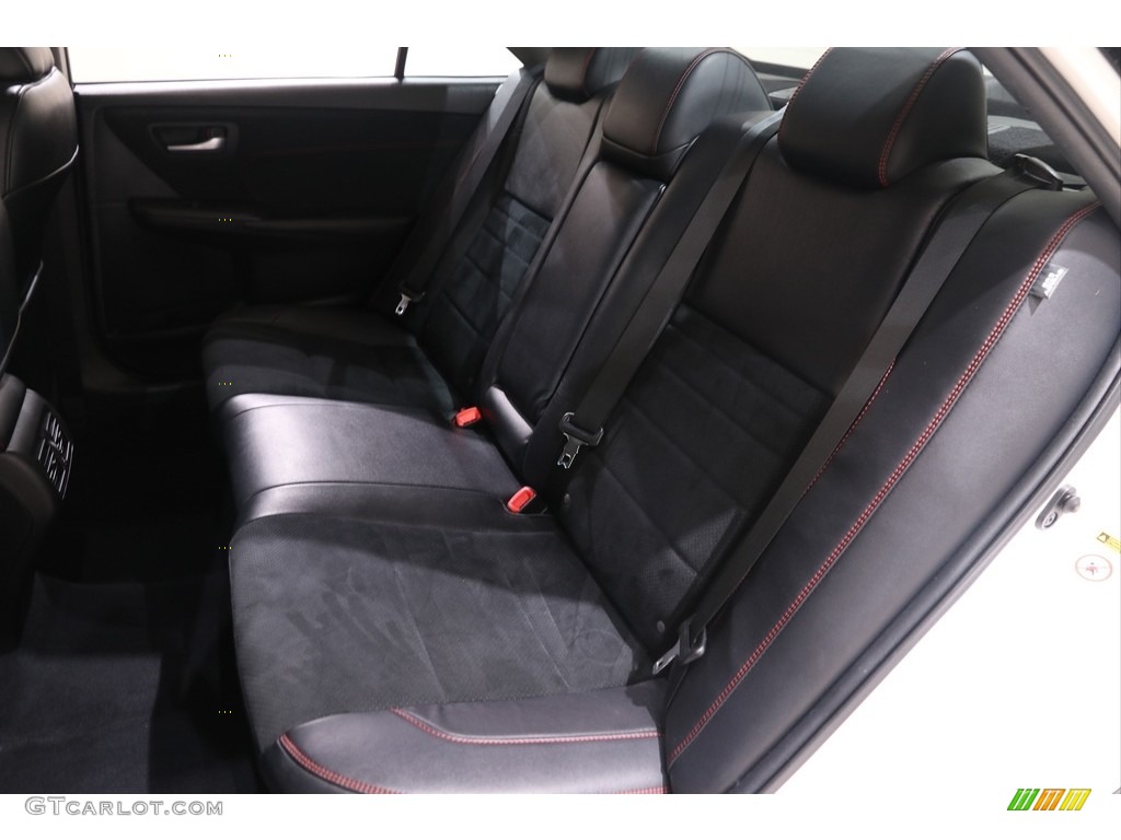 2015 Toyota Camry XSE Rear Seat Photo #139295997