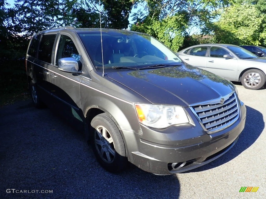 2010 Town & Country Touring - Dark Titanium Metallic / Dark Slate Gray/Light Shale photo #4