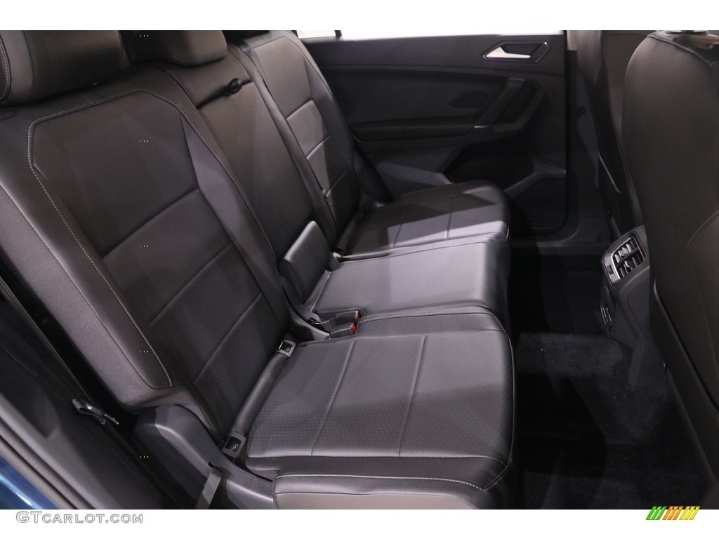 Titan Black Interior 2018 Volkswagen Tiguan SE Photo #139300177