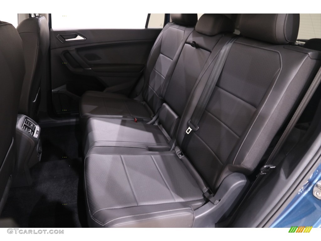 2018 Volkswagen Tiguan SE Rear Seat Photo #139300201