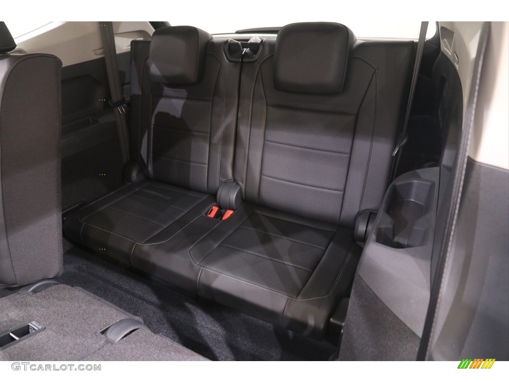 Titan Black Interior 2018 Volkswagen Tiguan SE Photo #139300231
