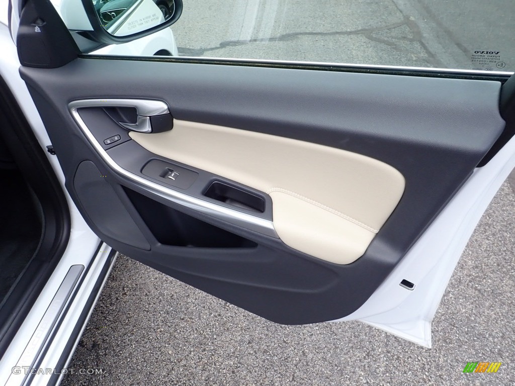 2017 Volvo S60 T5 AWD Soft Beige Door Panel Photo #139300570