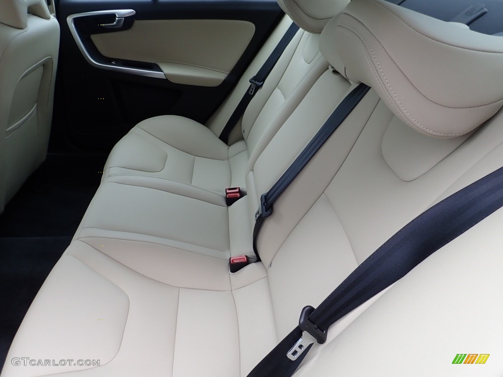 2017 S60 T5 AWD - Ice White / Soft Beige photo #16