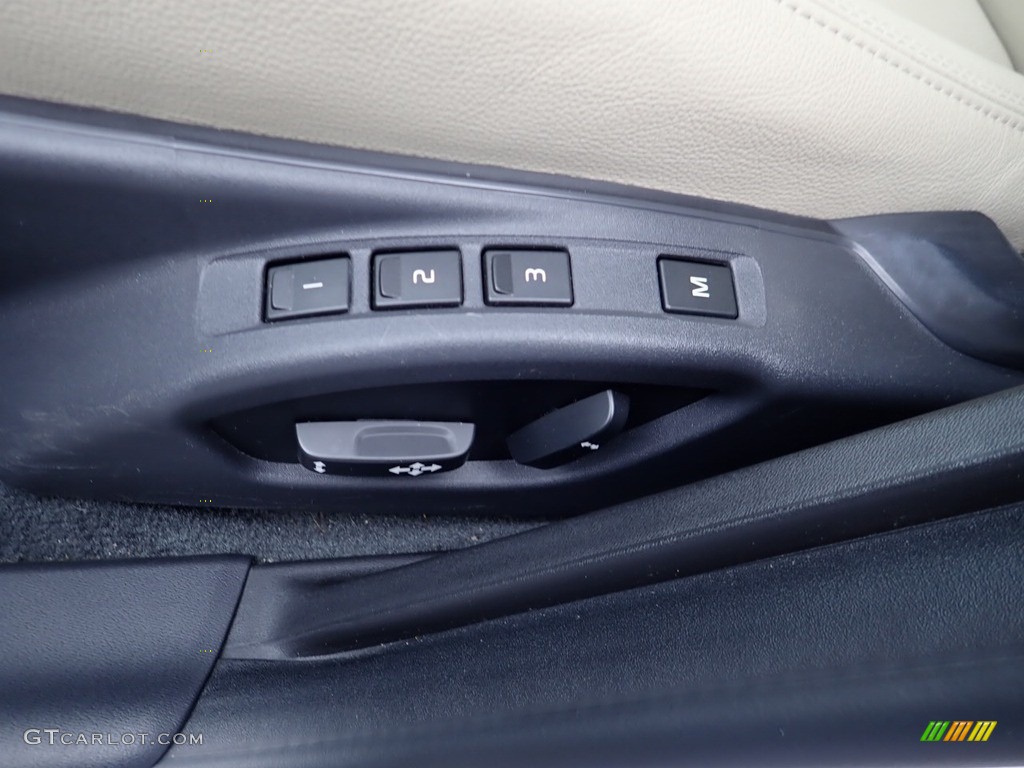 2017 Volvo S60 T5 AWD Front Seat Photo #139300711